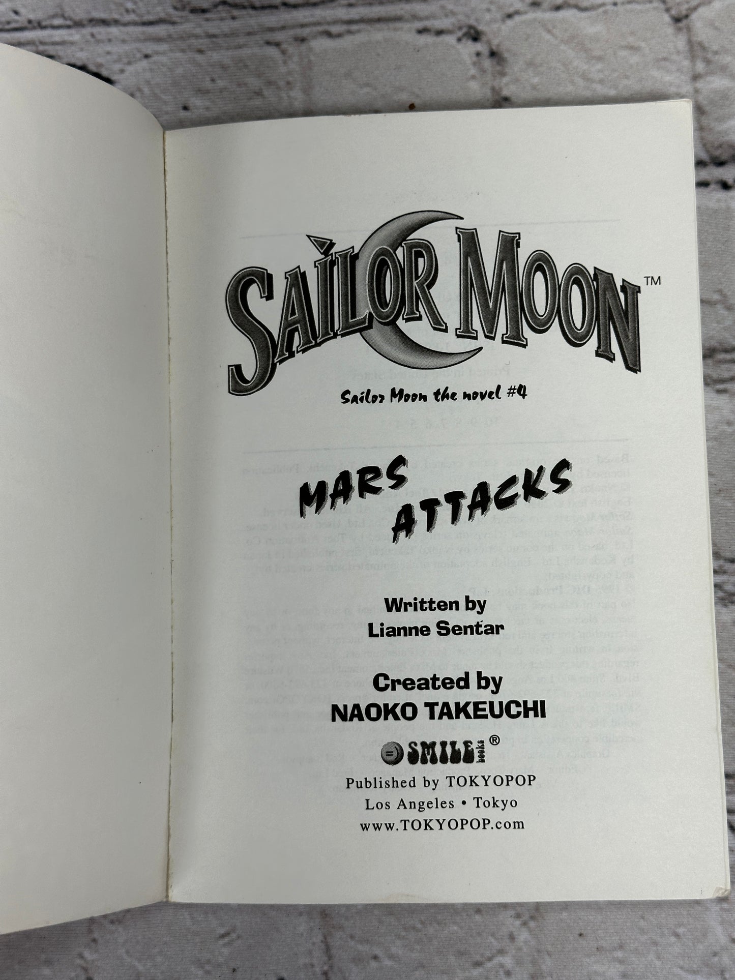 Sailor Moon: Mars Attacks by Lianne Sentar [2000]