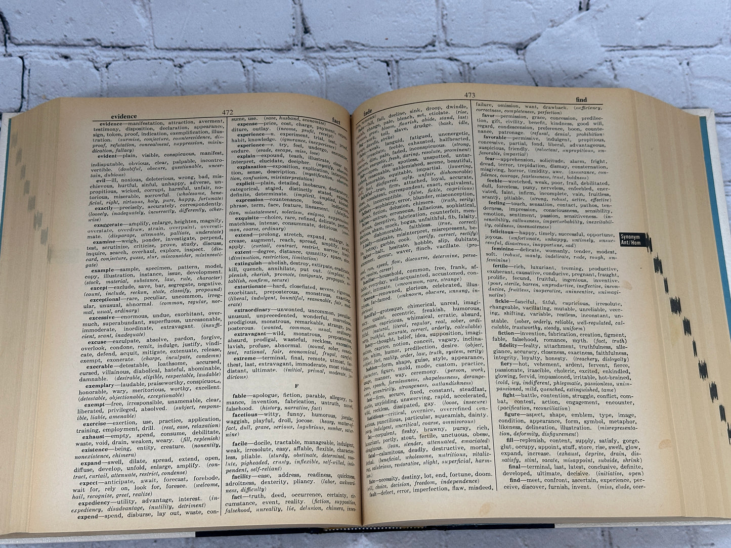 Webster's Encyclopedia of Dictionaries [New American Ed. · Large Type · 1981]