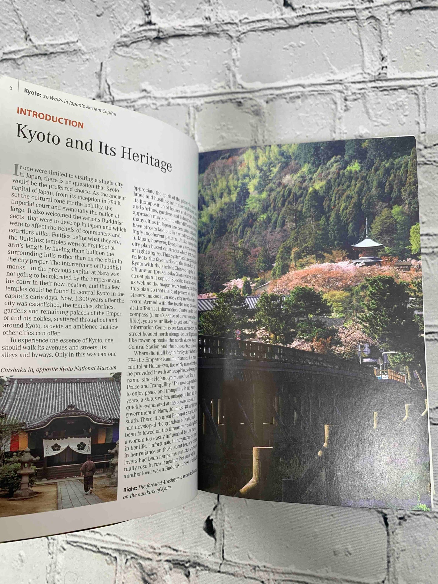 Kyoto, 29 Walks in Japan's Ancient Capital: The Definitive Guide to Kyoto's Temples, Shrines, Gardens and Palaces