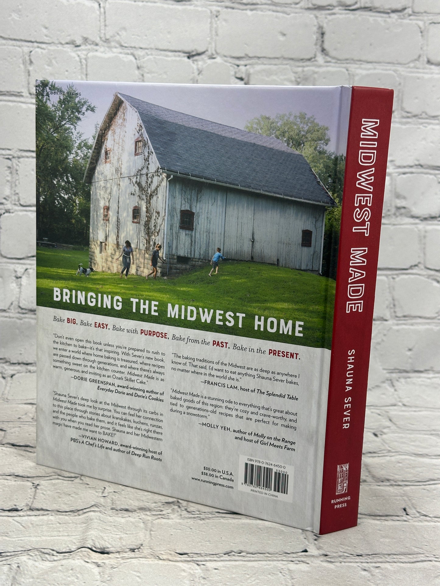 Midwest Made: Big, Bold Baking from the Heartland by Shauna Sever [2019]