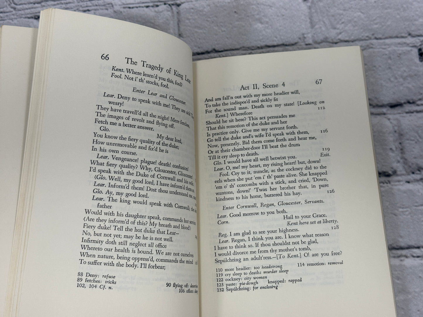 King Lear by William Shakespeare [The Yale Shakespeare · 1964]