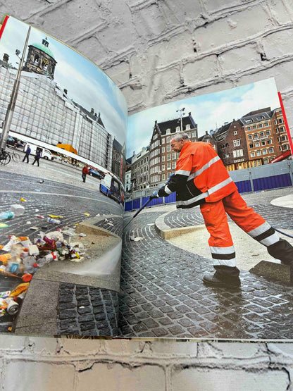 A millenium of Amsterdam: spatial history of a marvellous city