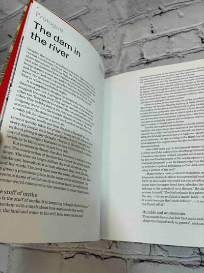 A millenium of Amsterdam: spatial history of a marvellous city