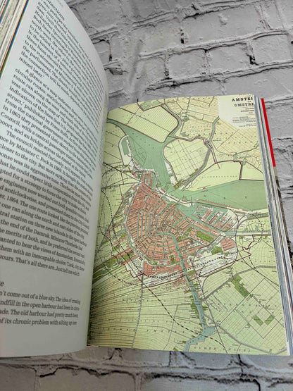 A millenium of Amsterdam: spatial history of a marvellous city