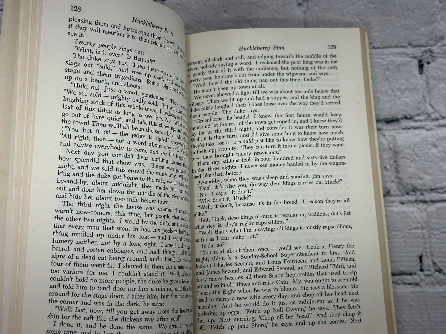 Adventures Of Huckleberry Finn by Mark Twain [Riversides Edition · A15 · 1958]
