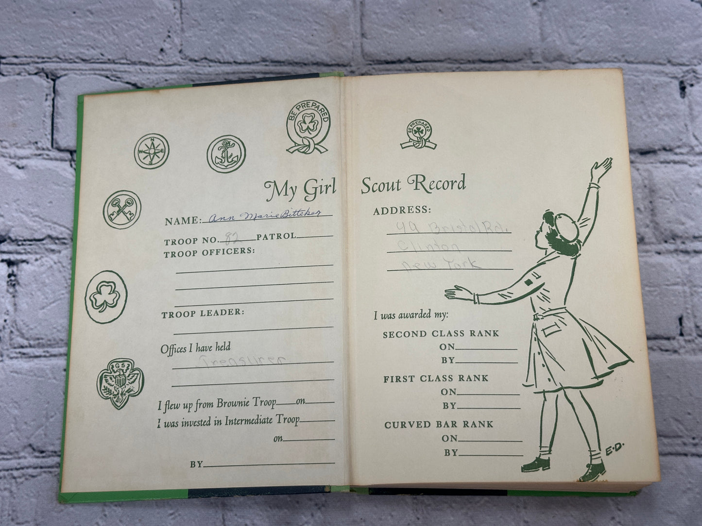 Girl Scout Handbook: Intermediate Program [1957]