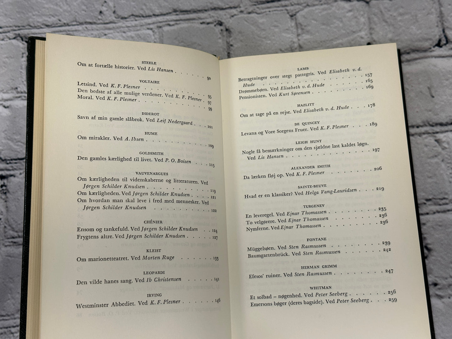 Essays [1967 · Gyldendals Bibliotek · Danish]