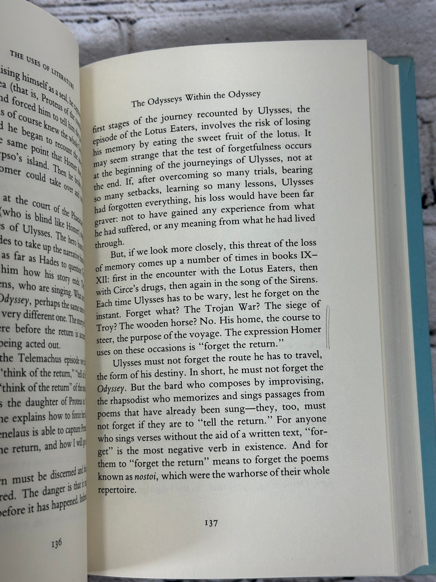 The Uses of Literature: Essays by Italo Calvino [1st U.S Ed. · 1st Print · 1986]