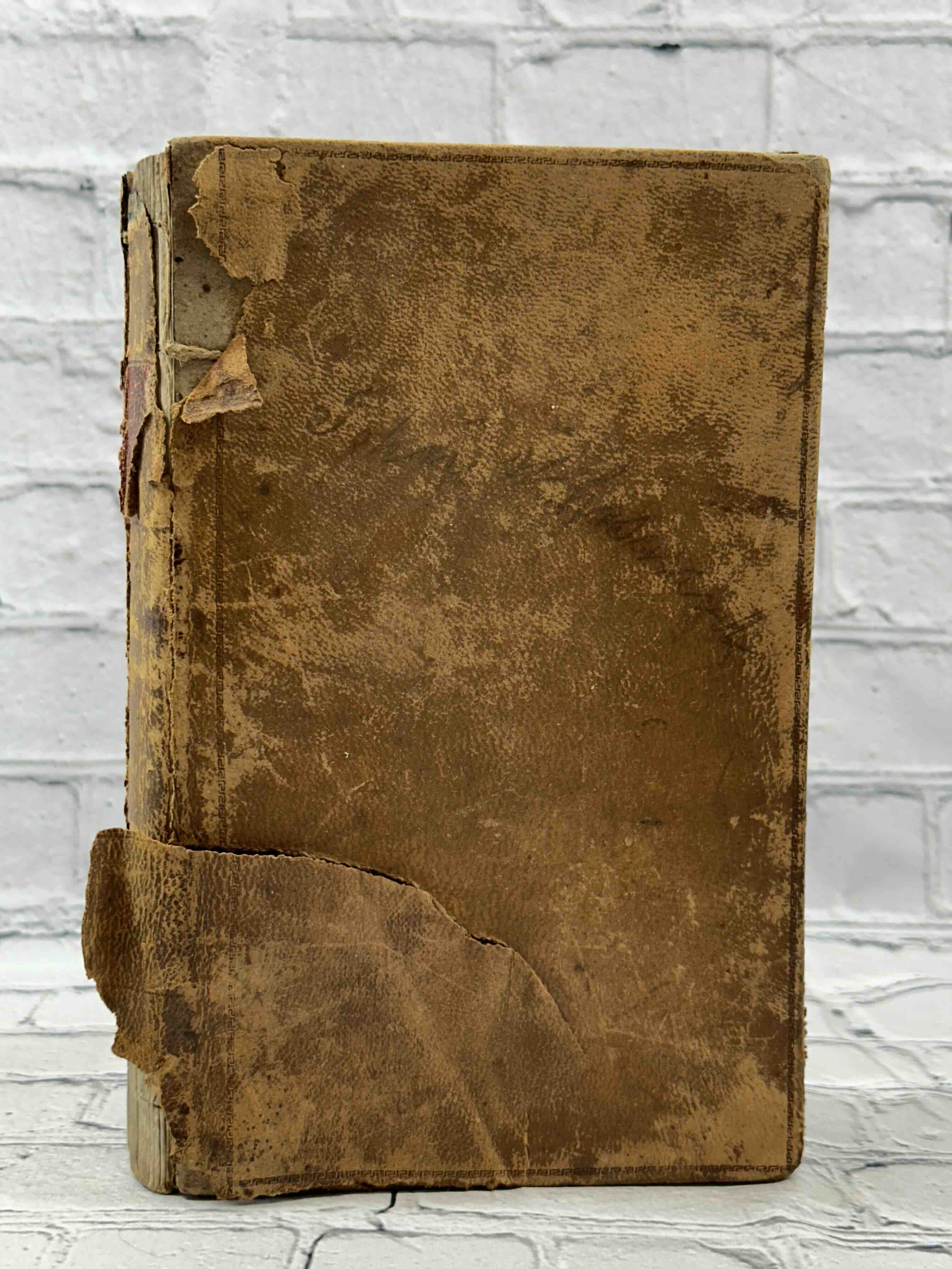Reference / Dictionaries Antiquarian – Flipped Pages