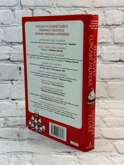 Red Velvet Cupcake Murder by Joanne Fluke [2013]