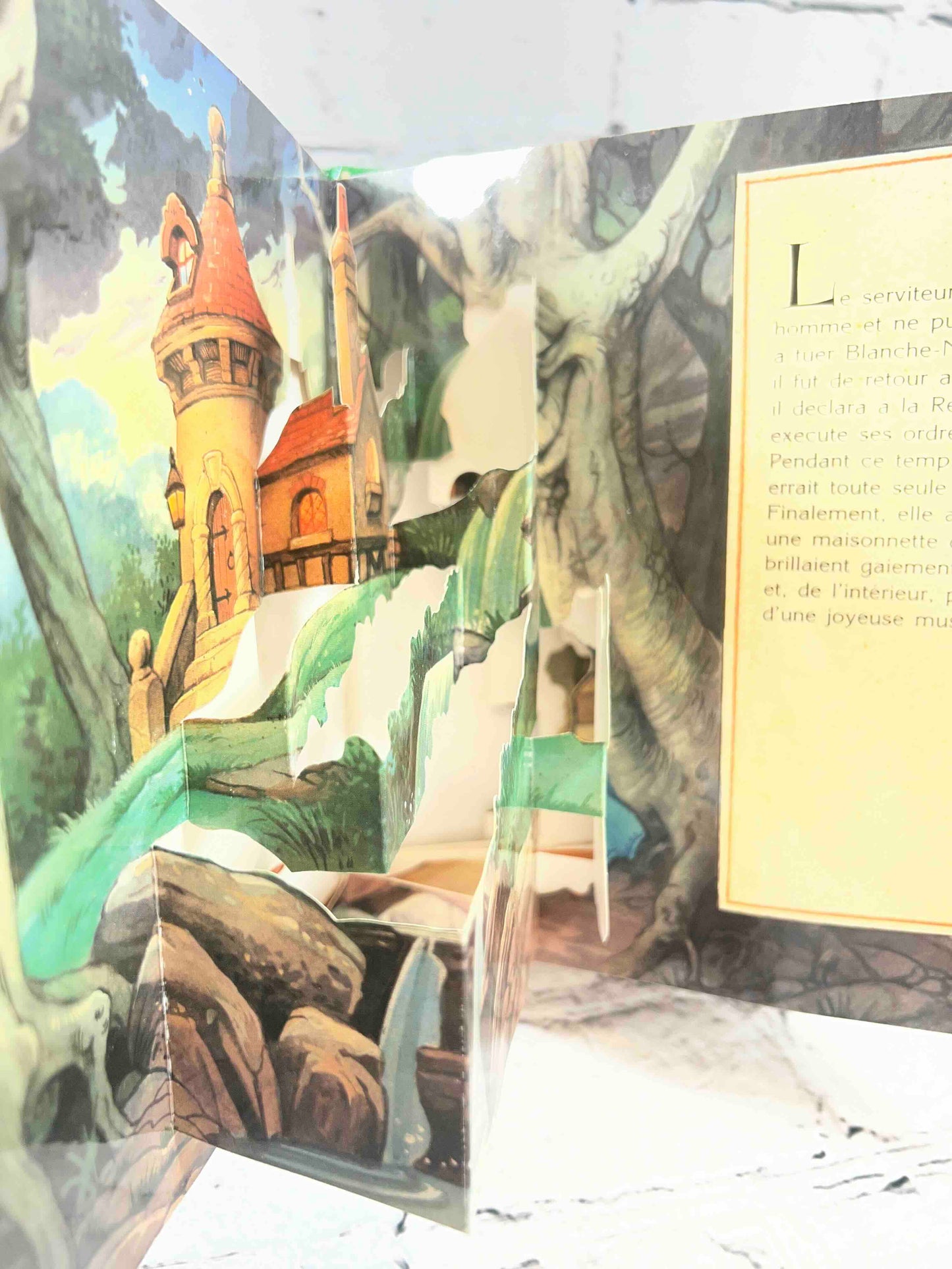 Blanche-Neige: Un conte animé (Snow White Pop-Up)