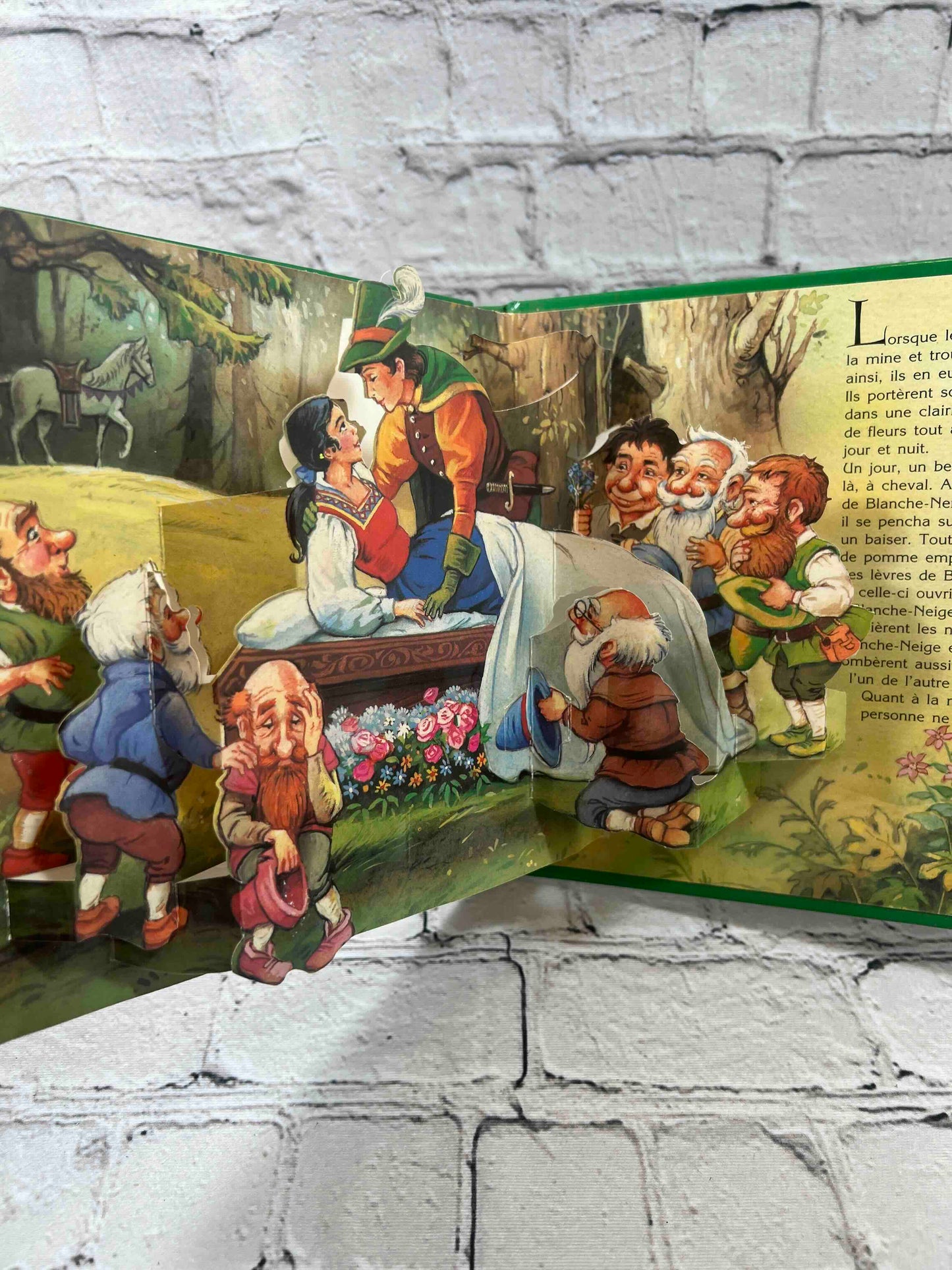 Blanche-Neige: Un conte animé (Snow White Pop-Up)