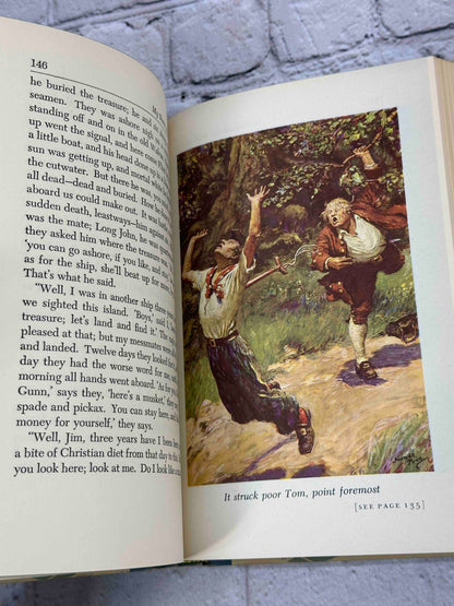 Treasure Island (Illustrated Junior Library)