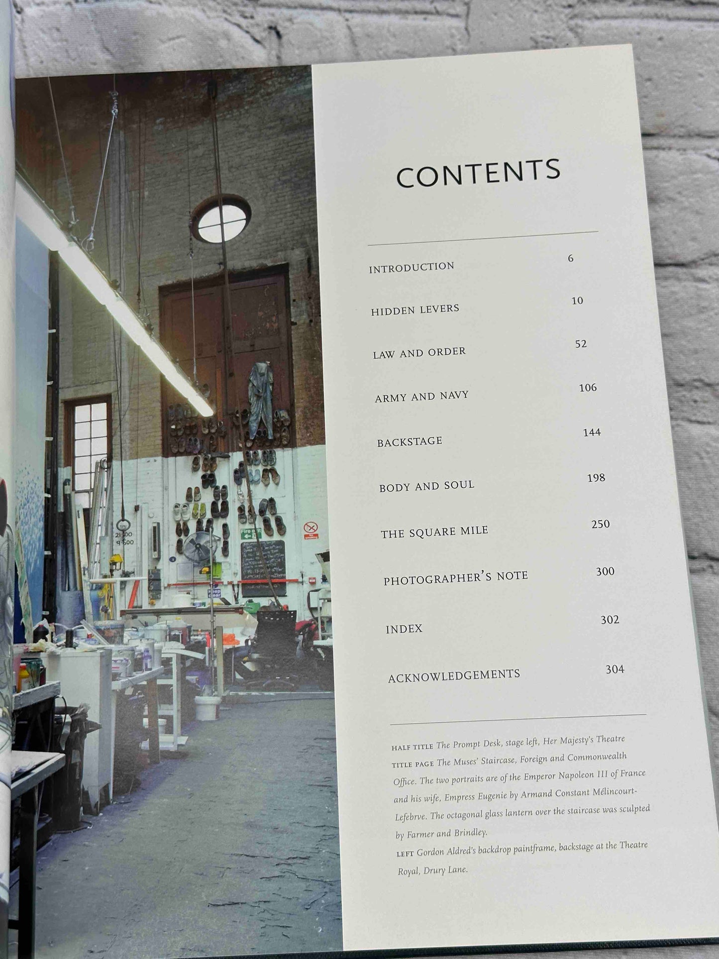 Royal River: Power, Pageantry and the Thames