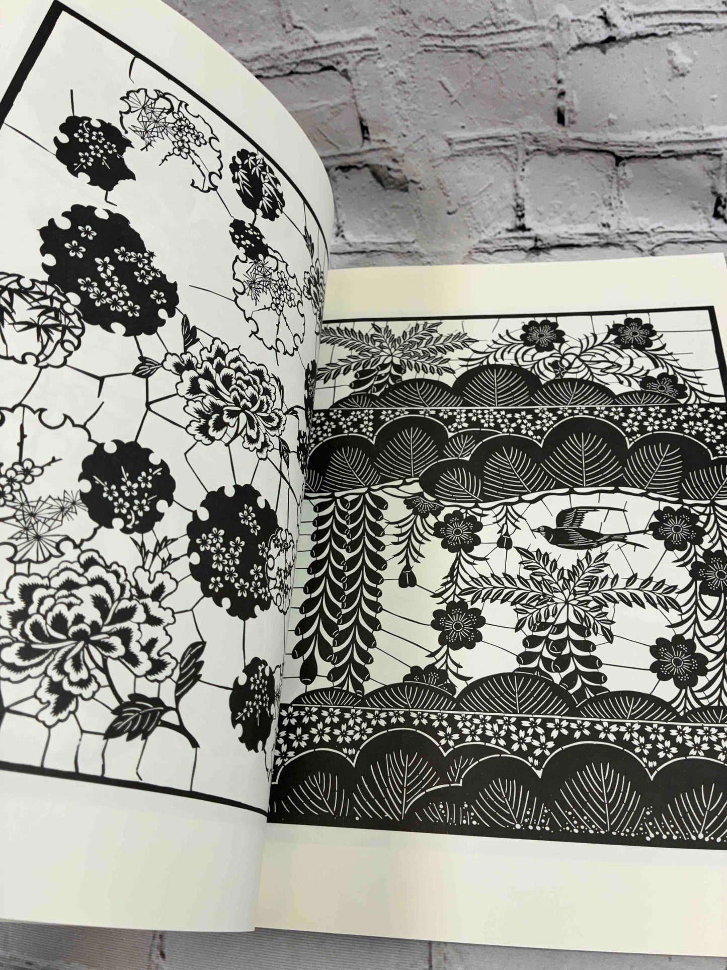 Japanese Floral Stencil Designs (Dover Pictorial Archive Series)