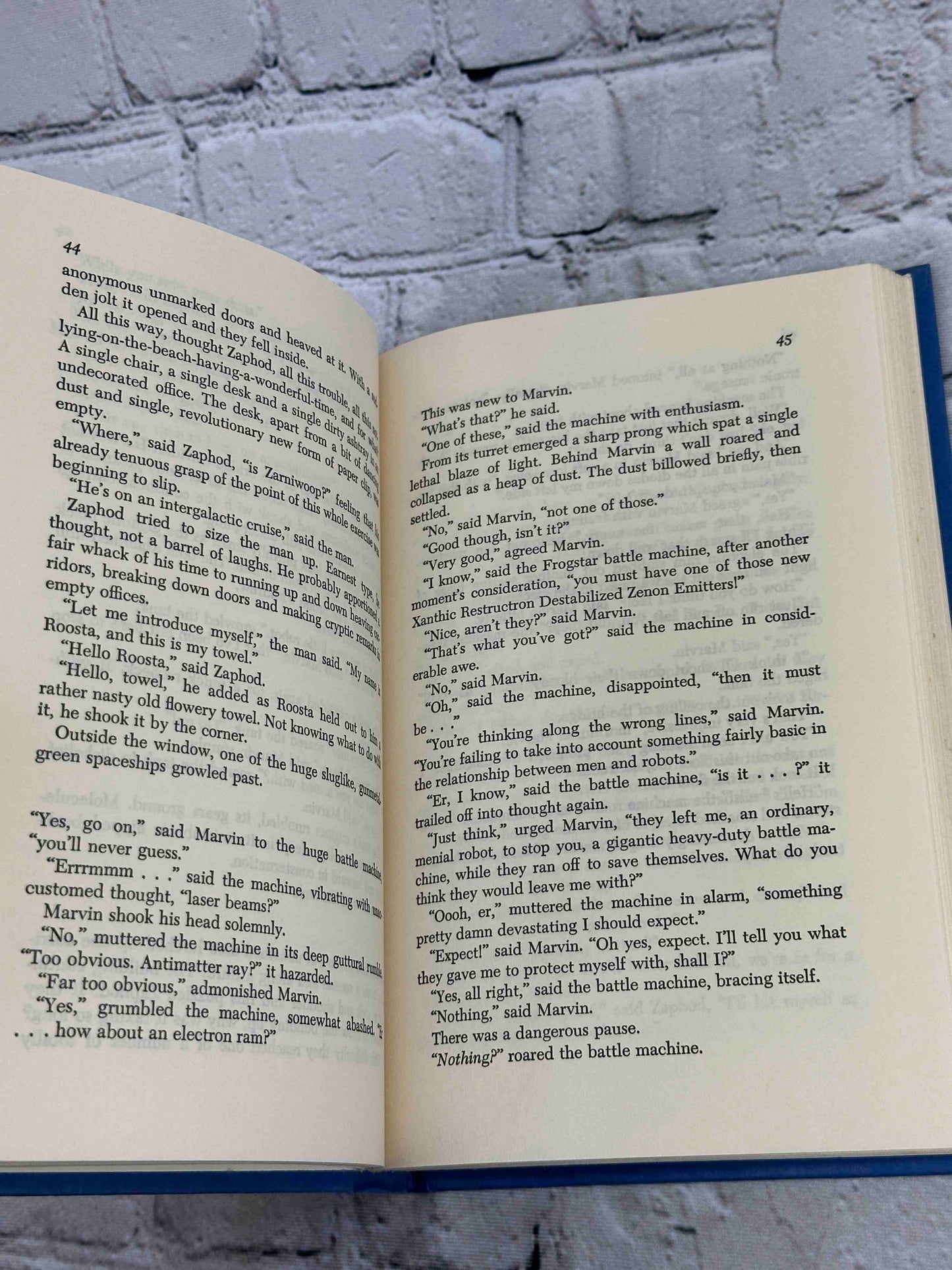 Hitchhiker Guide to the Galaxy (4 Book Set BCE)