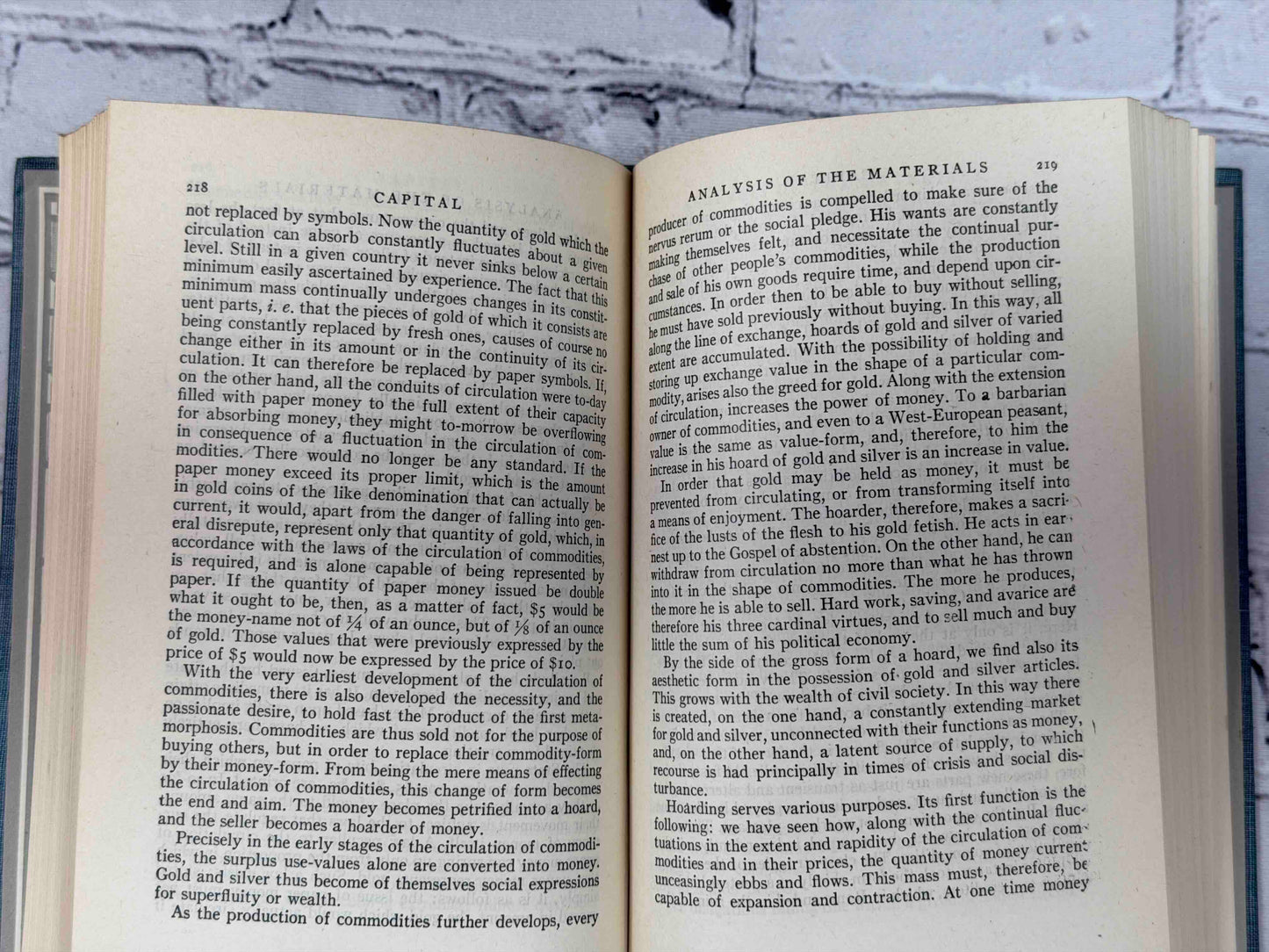 Capital \ The Communist Manifesto & Other Writings