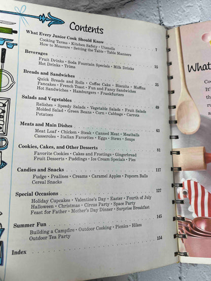 Betty Crocker's New Boys and Girls Cookbook