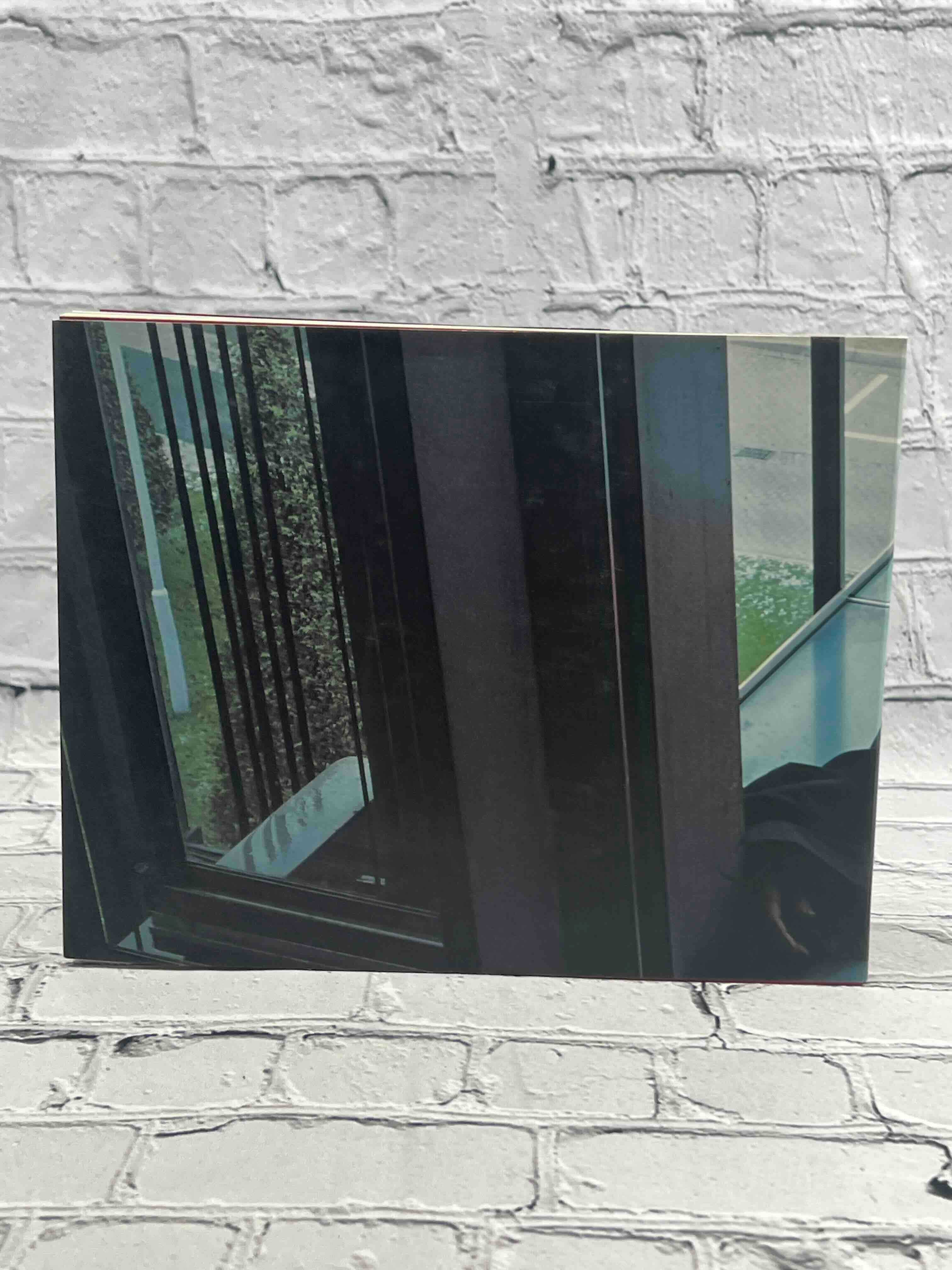 Izima Kaoru 2000-2001: Landscapes With a Corpse – Flipped Pages