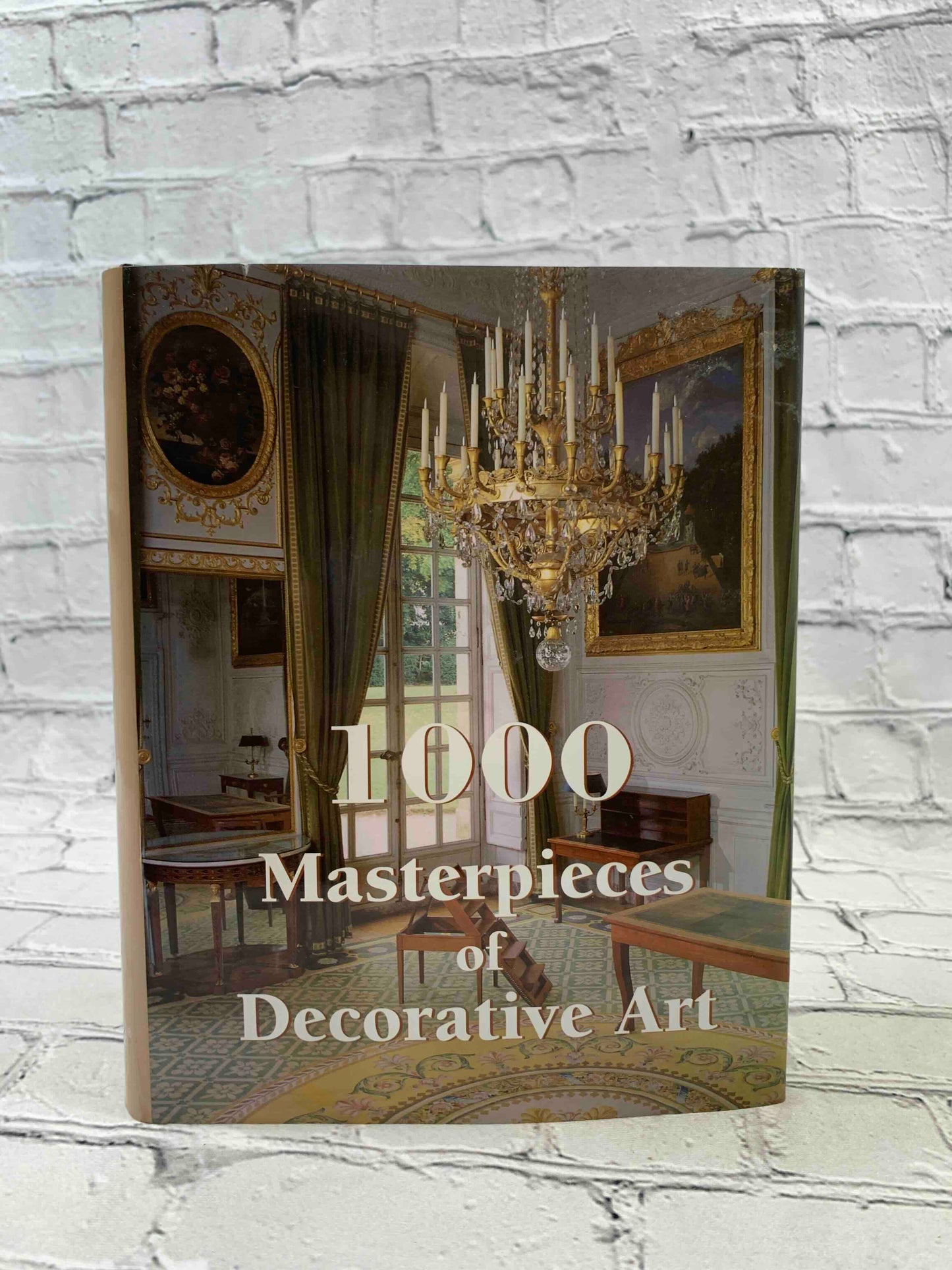 1000 Masterpieces of Decorative Art
