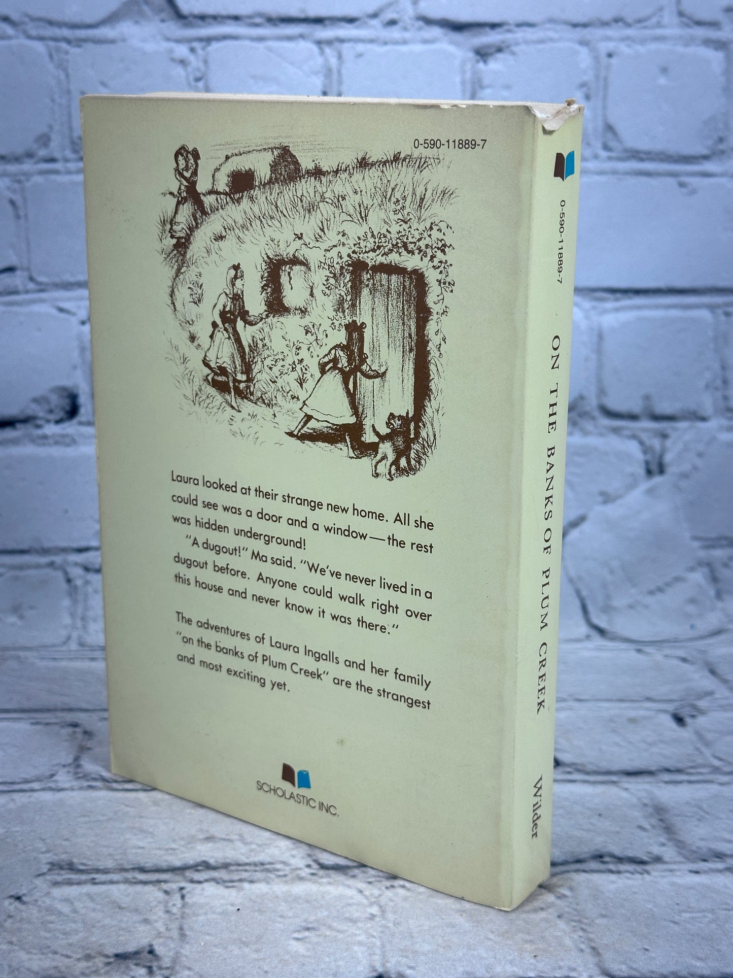 On the Banks of Plum Creek [Little House No. 4 · Scholastic]