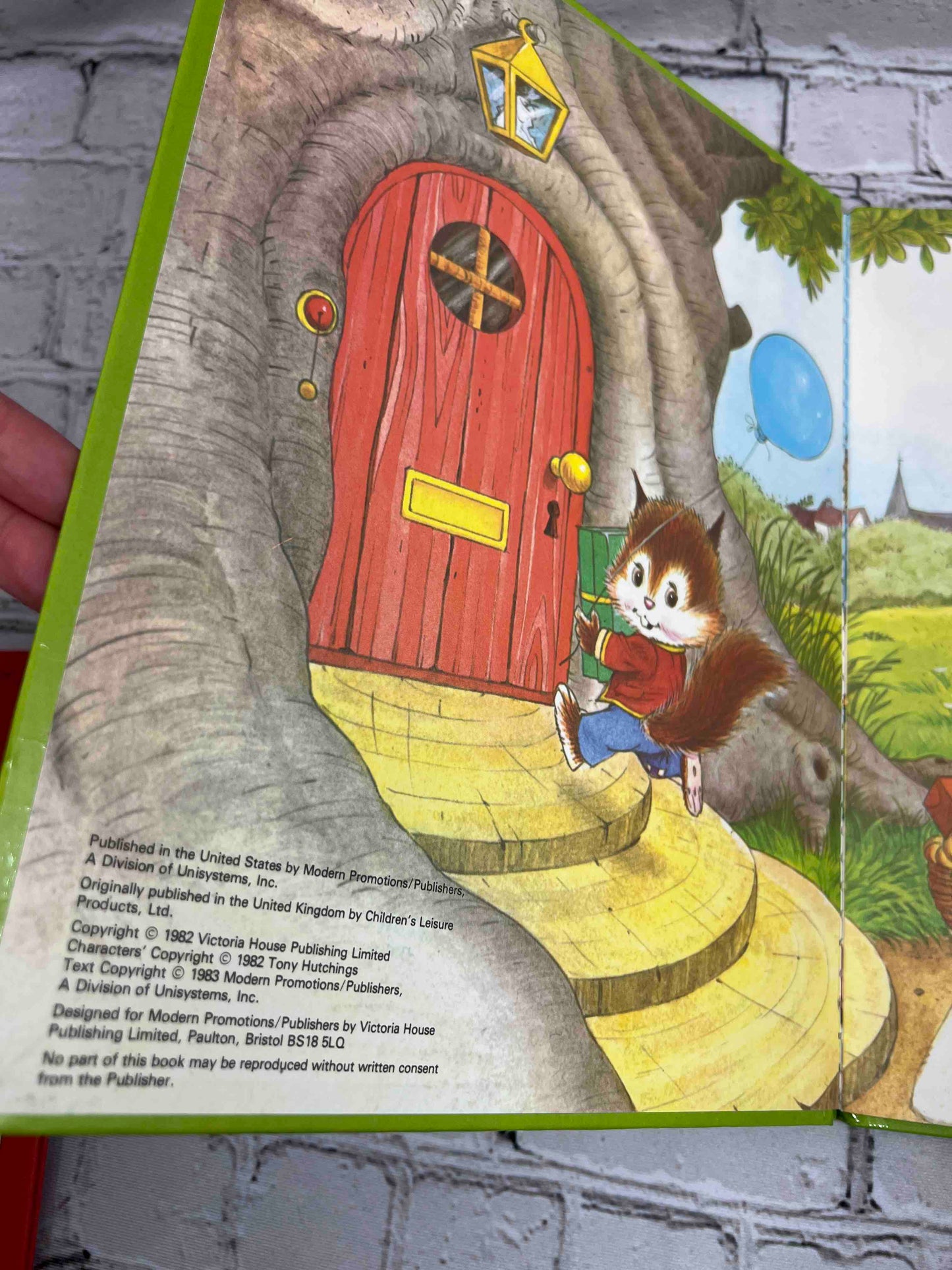 Chippy Goes to the Dentist (Happy Ending Book)