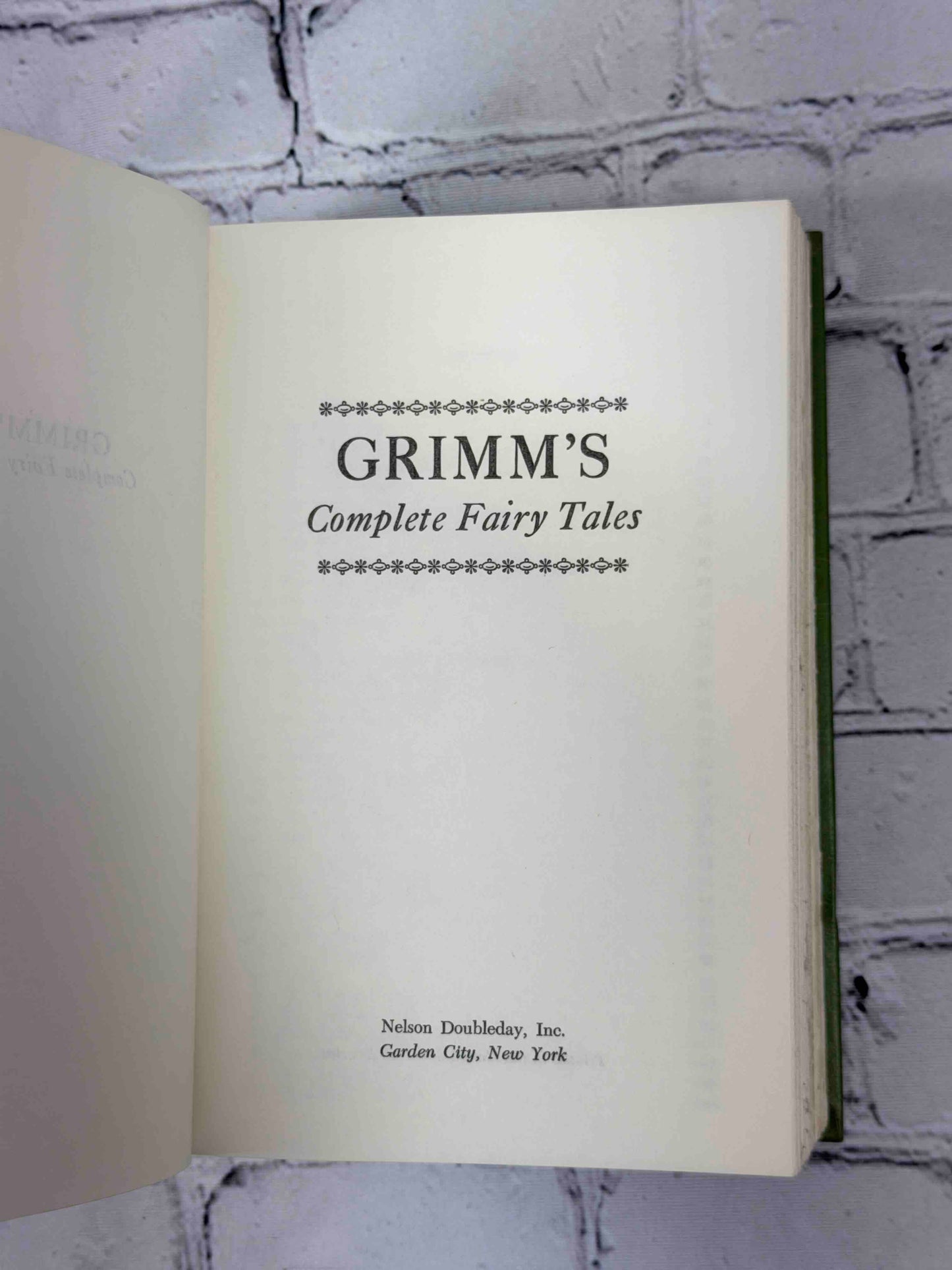 Grimm's Complete Fairy Tales