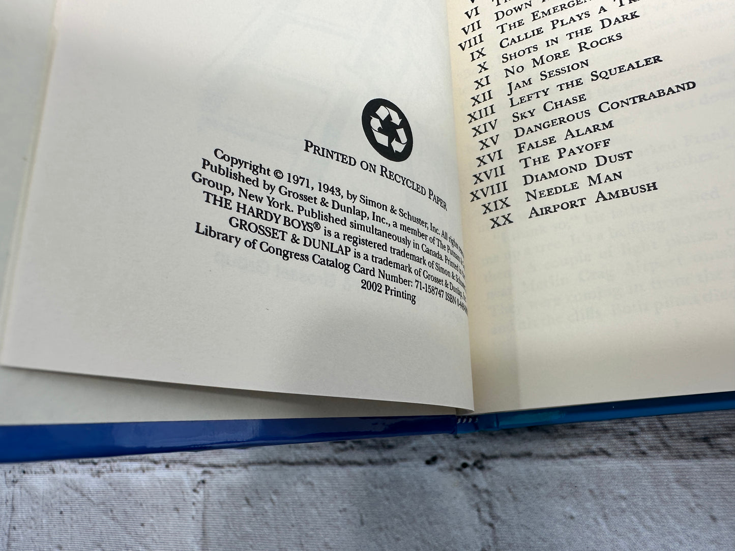 The Wailing Siren Mystery: Hardy Boys by Franklin W. Dixon [2002]