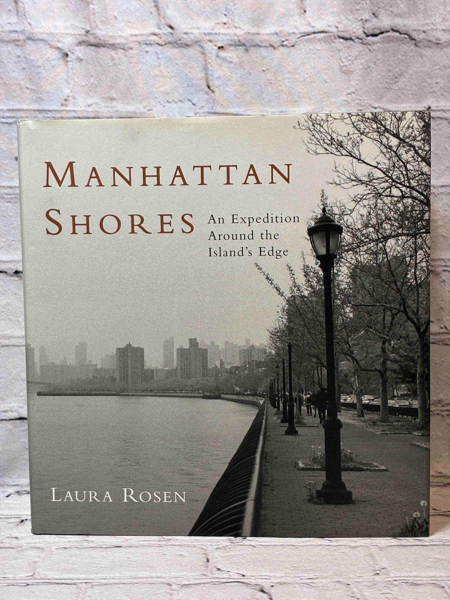Manhattan Shores : An Expedition Around Manhattan Island