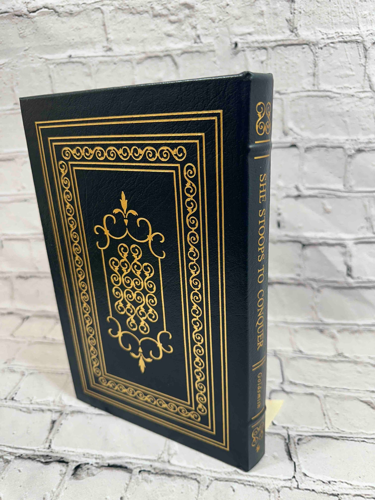 She Stoops to Conquer