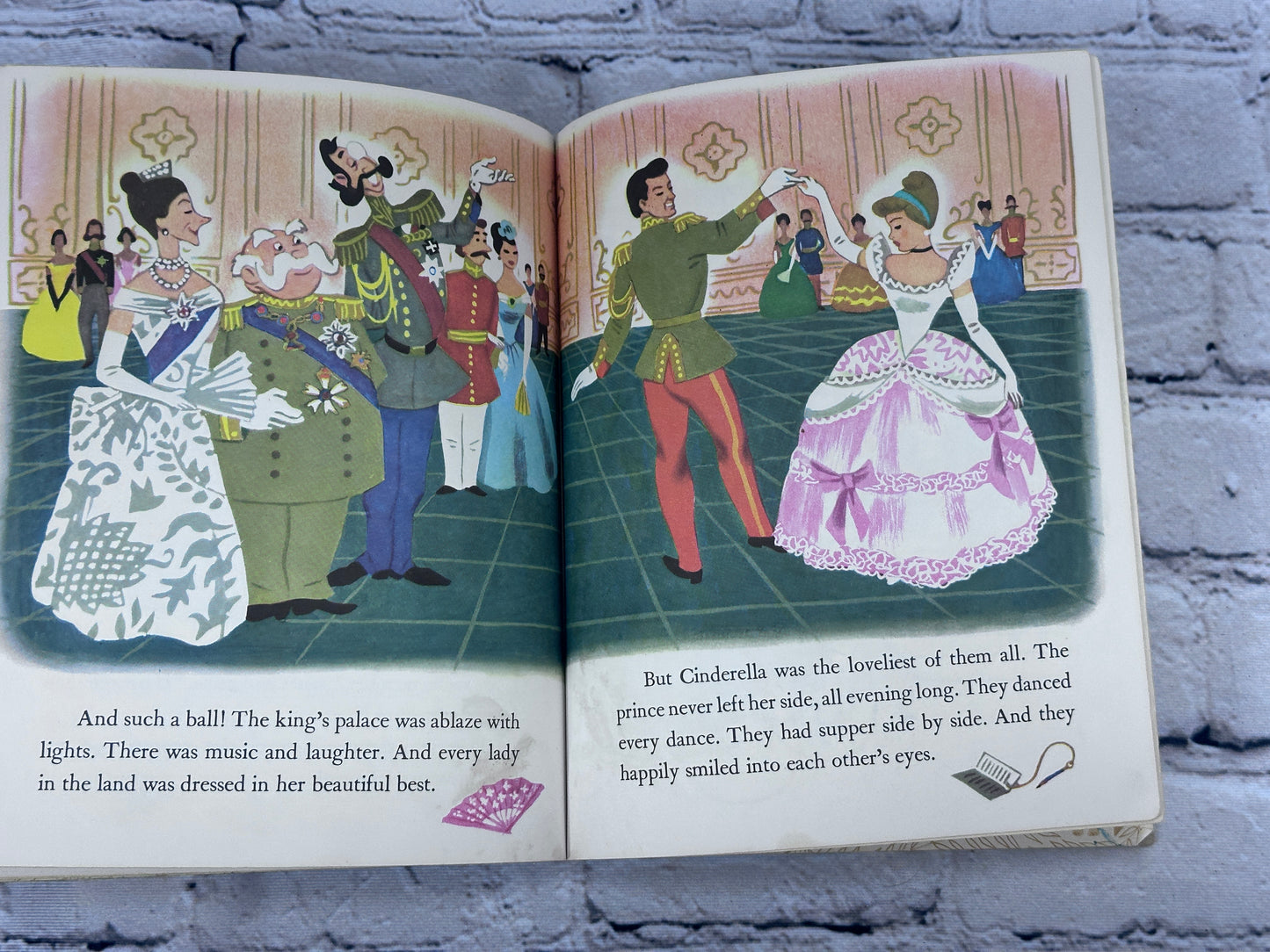 Walt Disney's Cinderella [A Little Golden Book · 1968]