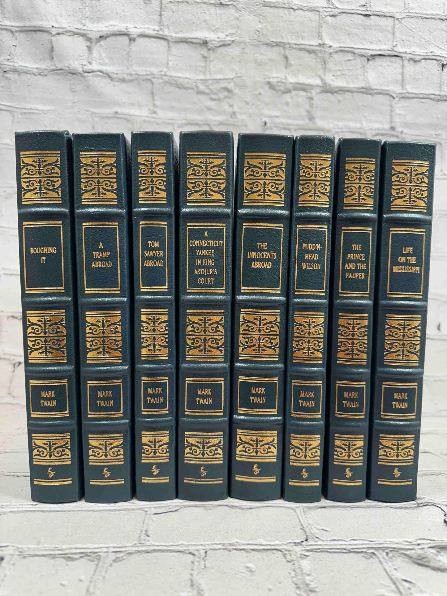 Classical Works of Mark Twain (8 Volumes)