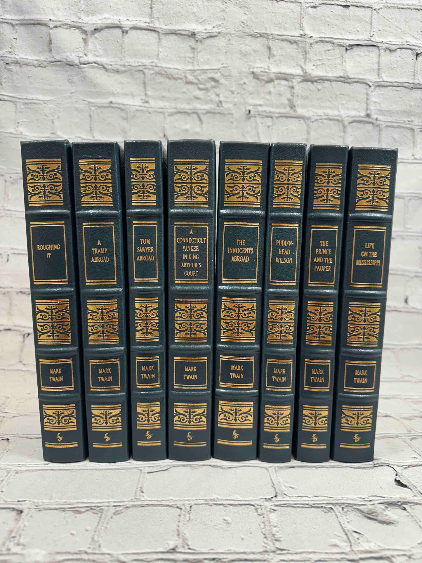 Classical Works of Mark Twain (8 Volumes)