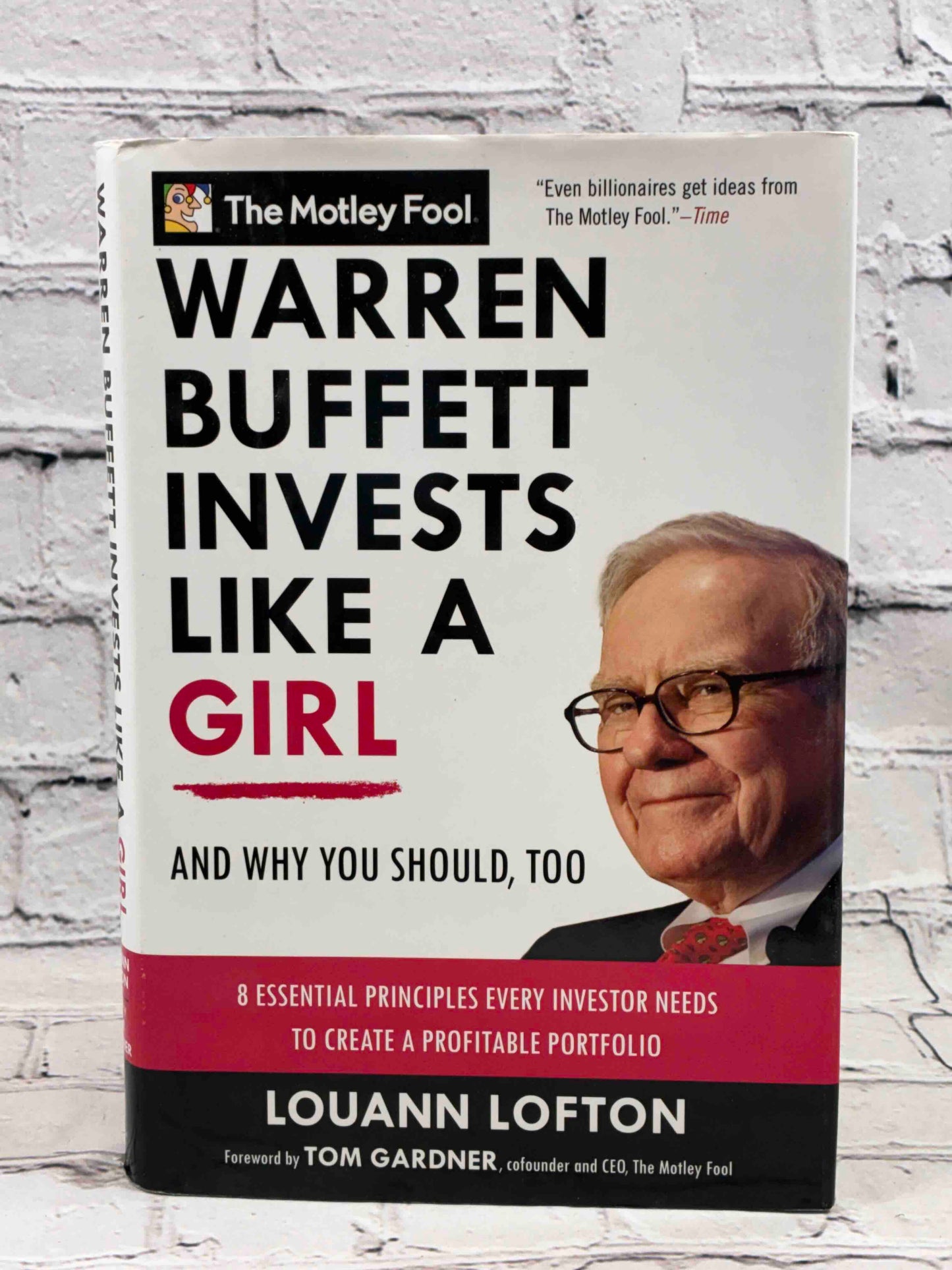 Warren Buffett Invests Like a Girl: And Why You Should, Too (Motley Fool)