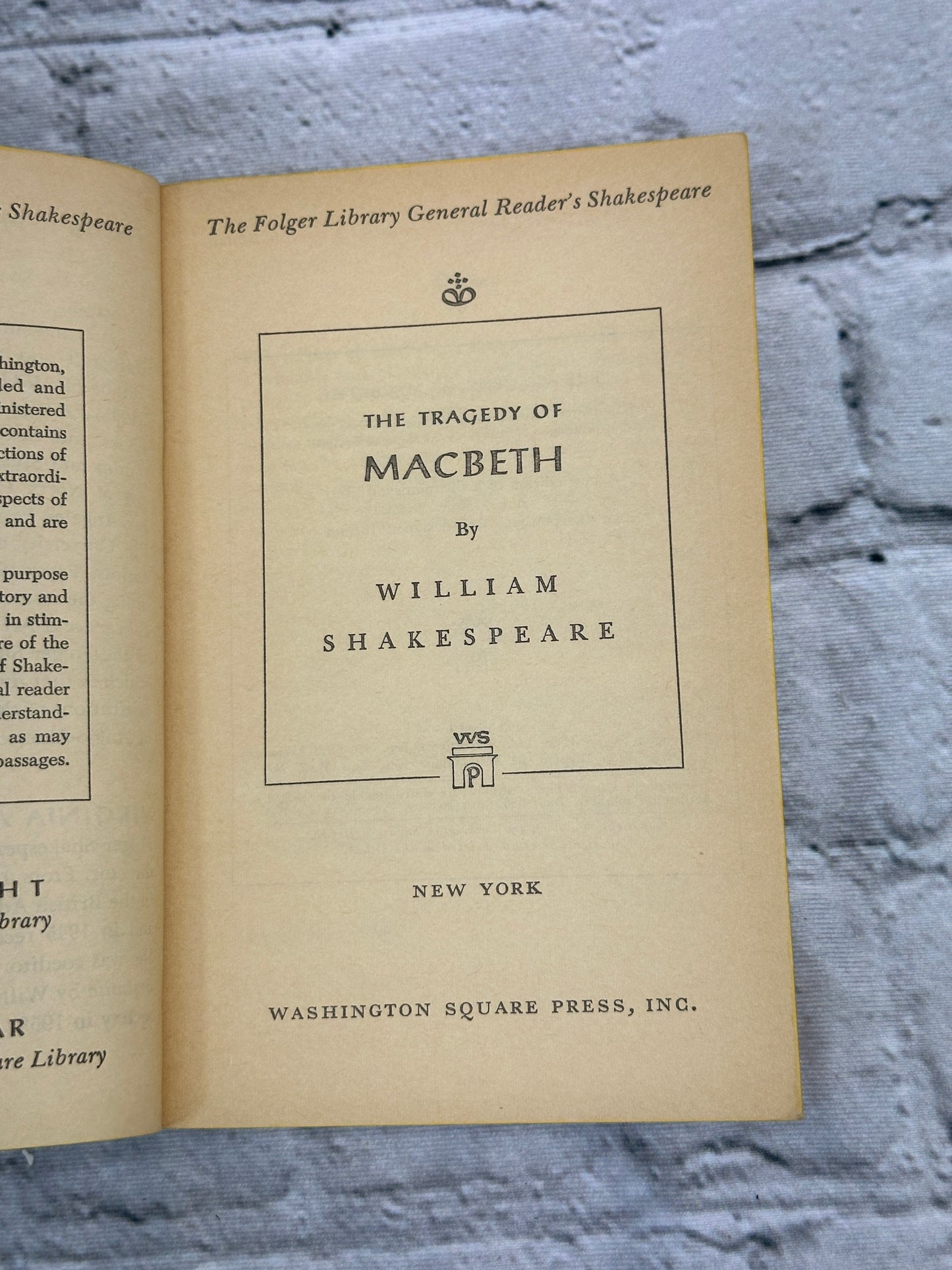 Macbeth by William Shakespeare [1960 · The Folger Library General Reader]