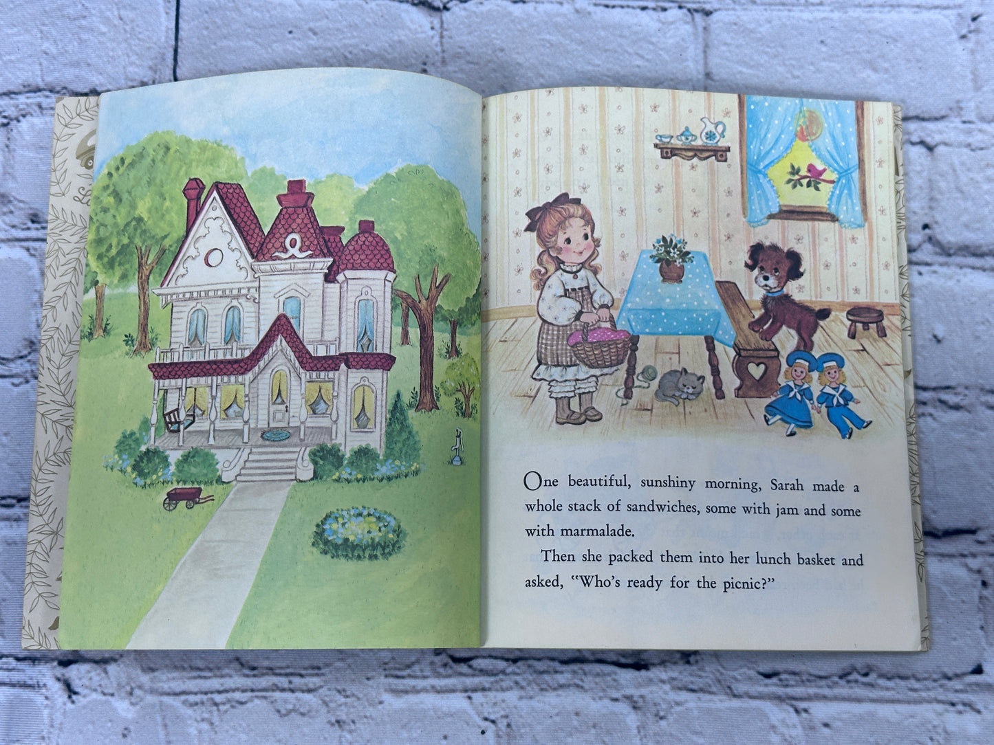 The Ginghams The Backward Picnic [A Little Golden Book · 1976]