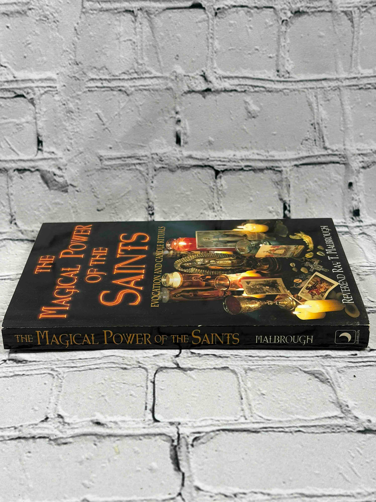The Magical Power of the Saints: Evocation and Candle Rituals