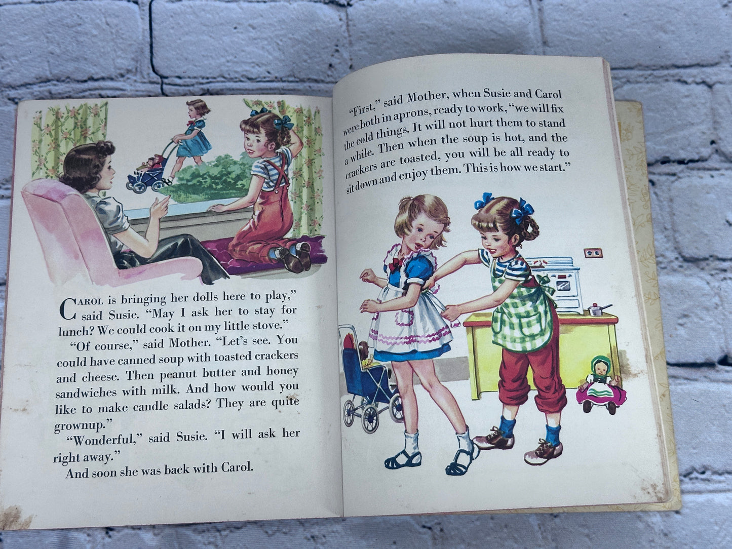 Susie's New Stove Little Chefs Cookbook [A Little Golden Book 1st Ed. · "A"· 1950]