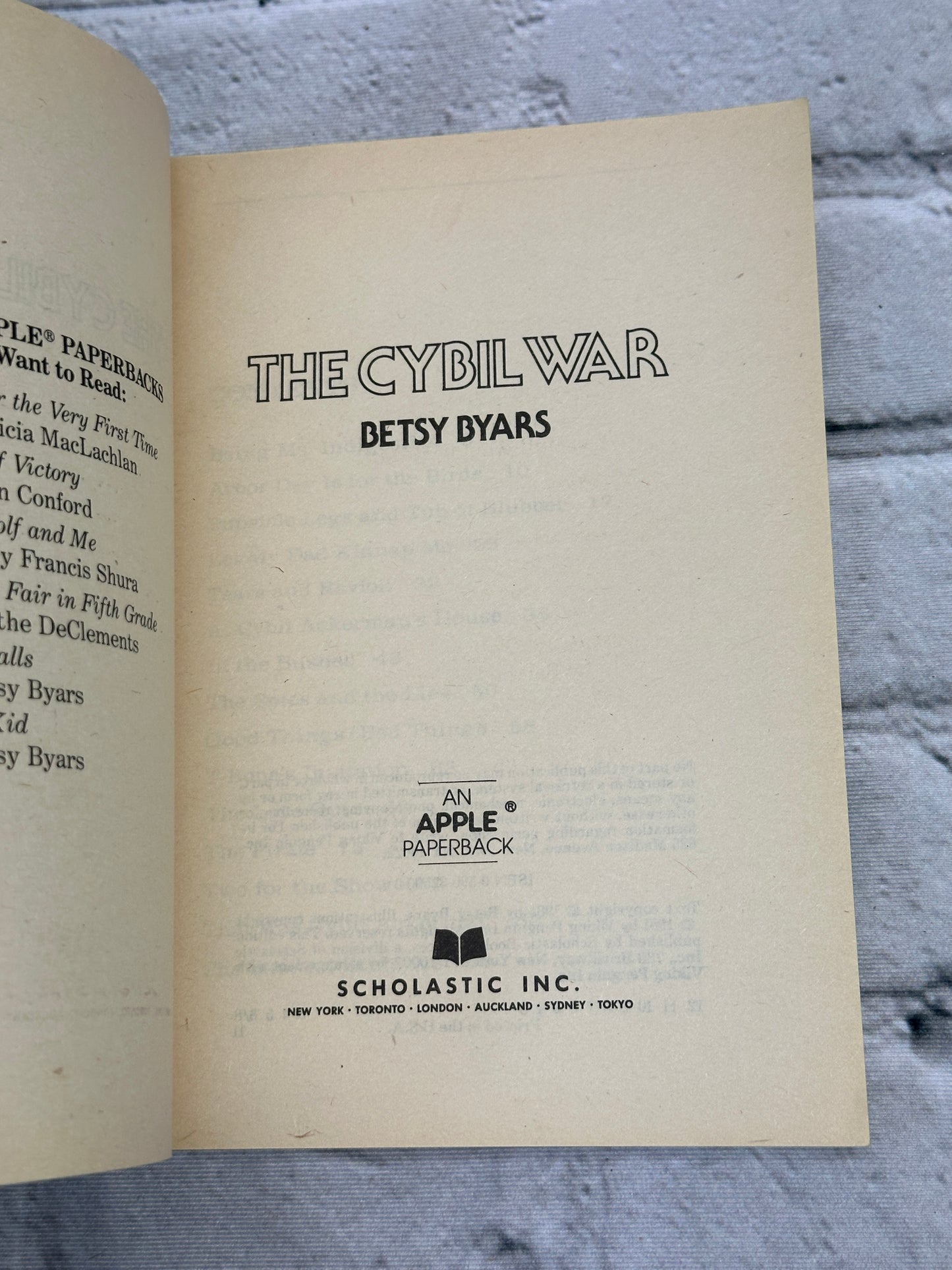 The Cybil War By Betsy Byars [1981 · An Apple Paperback Book]