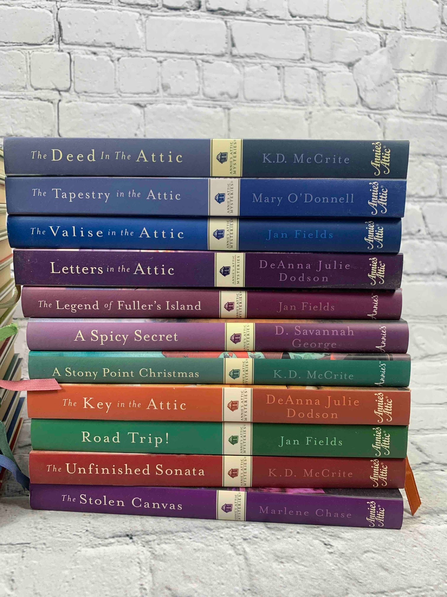 Annie's Attic Mysteries Series (22 Book)