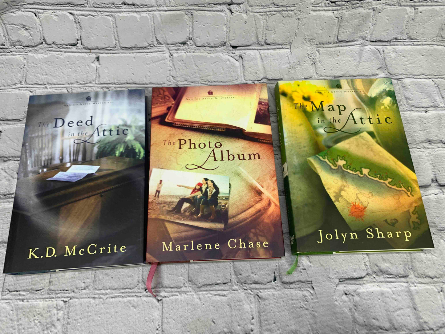 Annie's Attic Mysteries Series (22 Book)