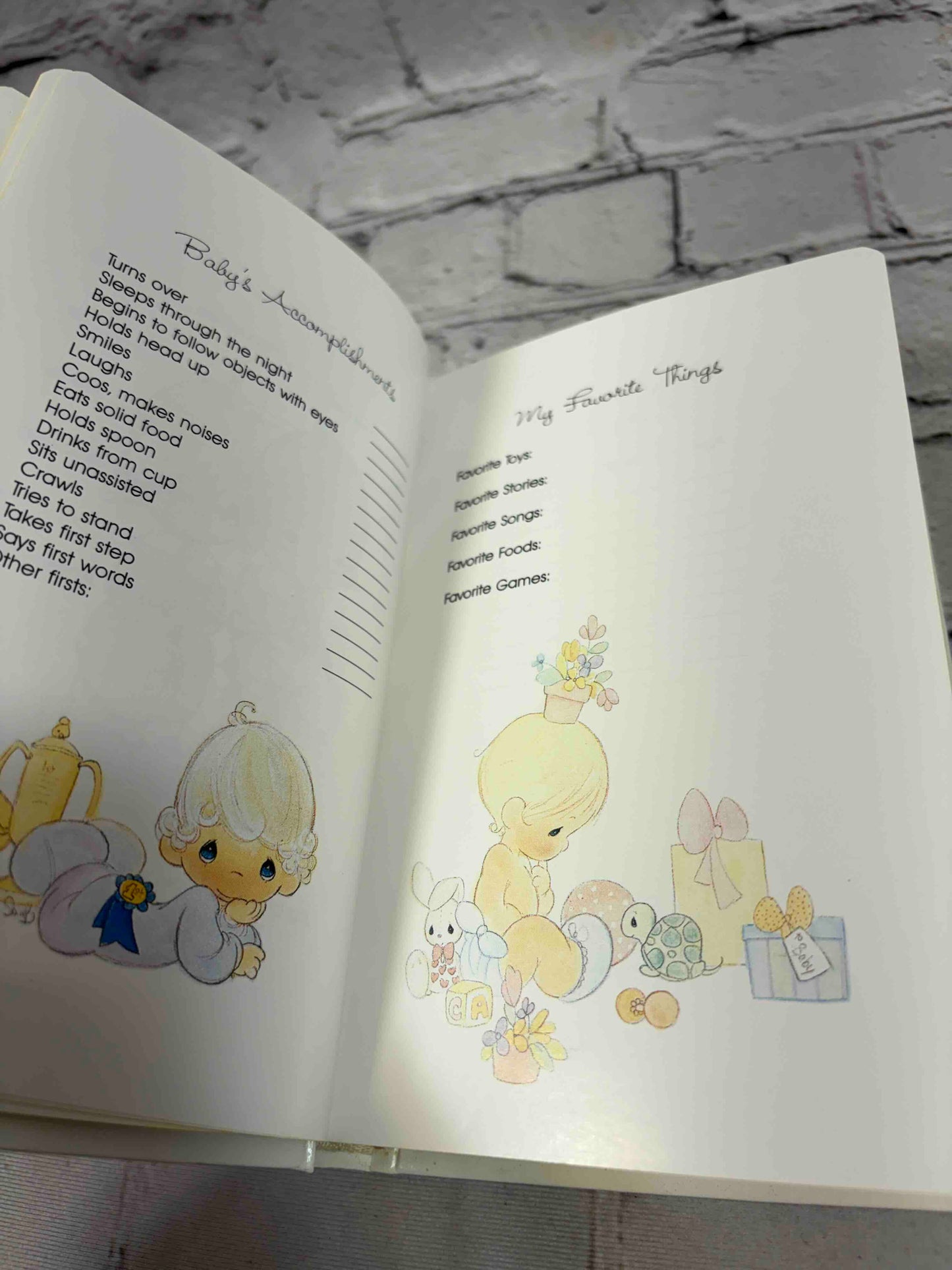 Precious Moments Bible: Baby Edition - New King James Version (NKJV)