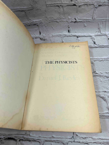 The Physicists: The History of a Scientific Community in Modern America