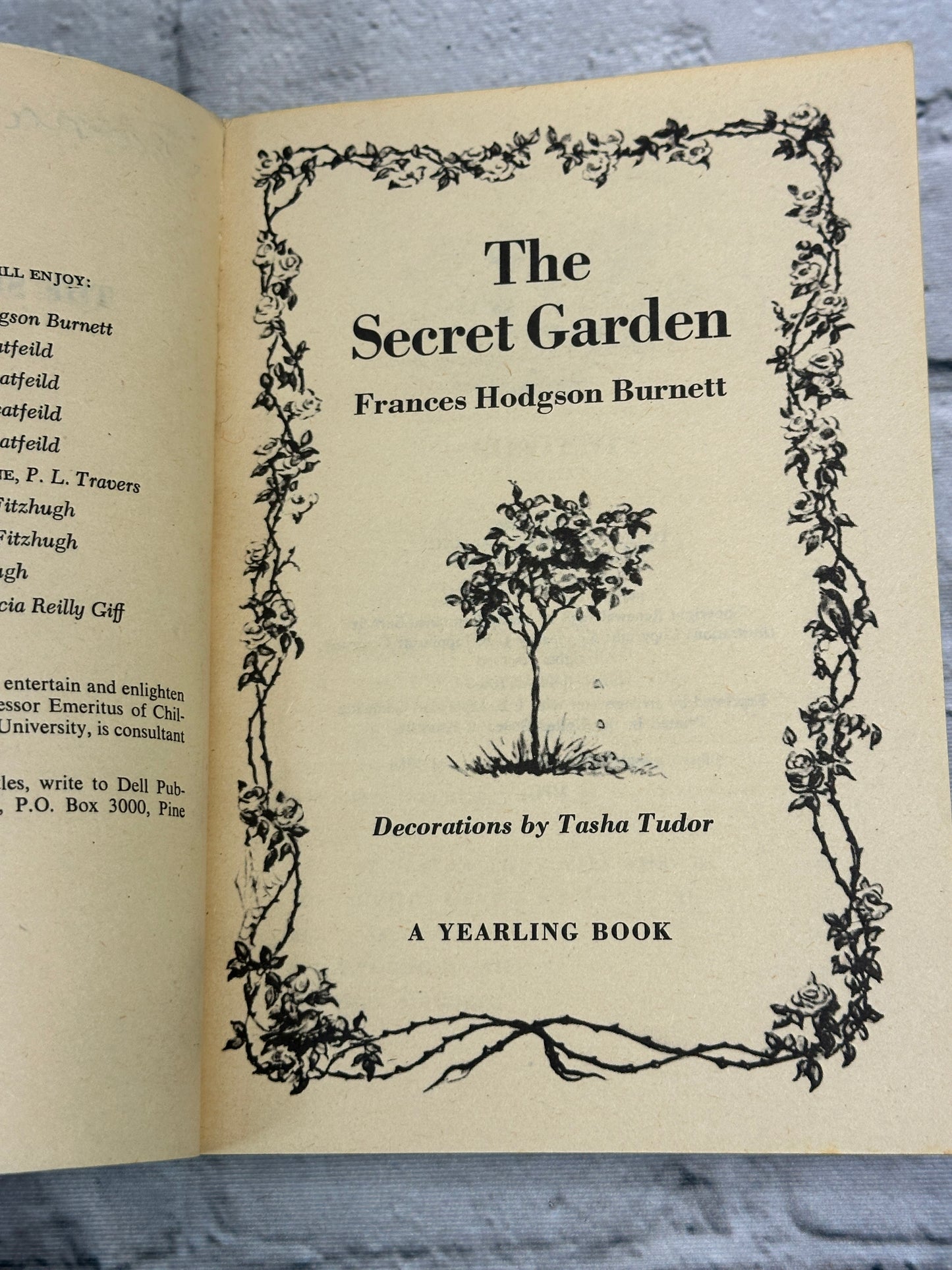 The Secret Garden By Frances Hodgson Burnett [1984 · Dell Yearling]