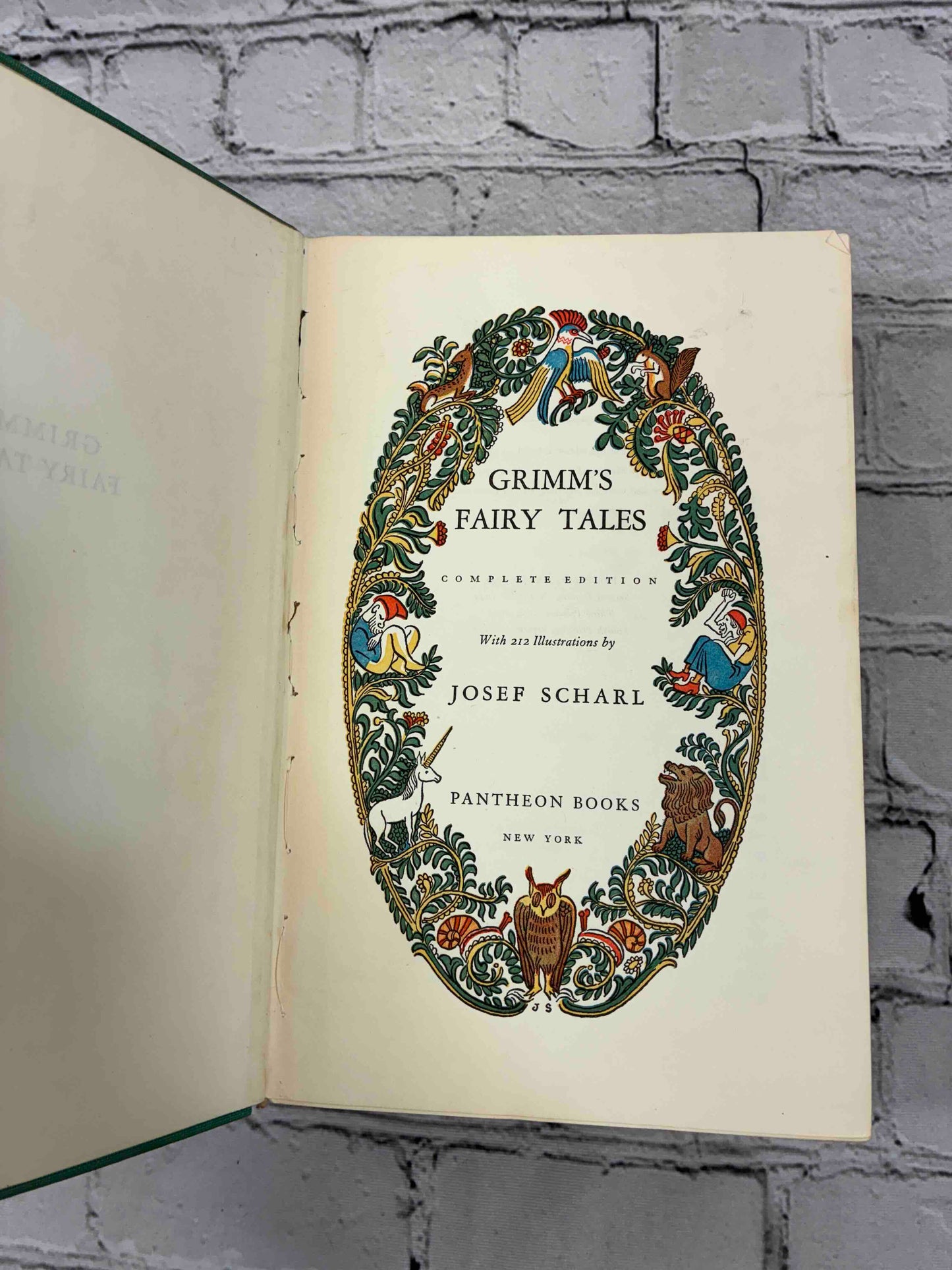 Grimm's Fairy Tales with 212 Illustrations