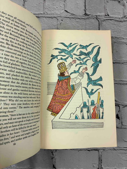 Grimm's Fairy Tales with 212 Illustrations