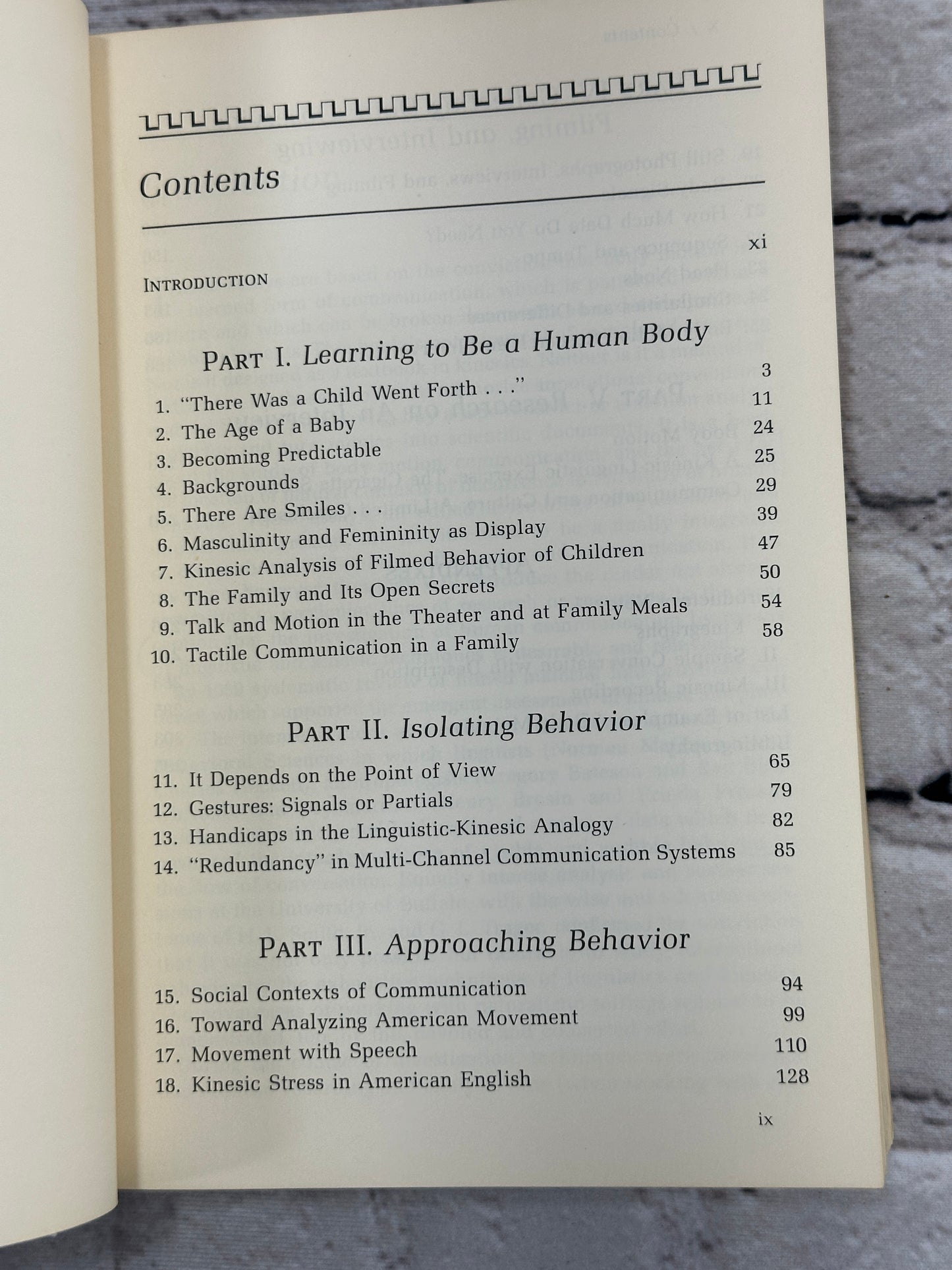 Kinesics and Context: Essays on Body Motion..by Ray Birdwhistell [1970]