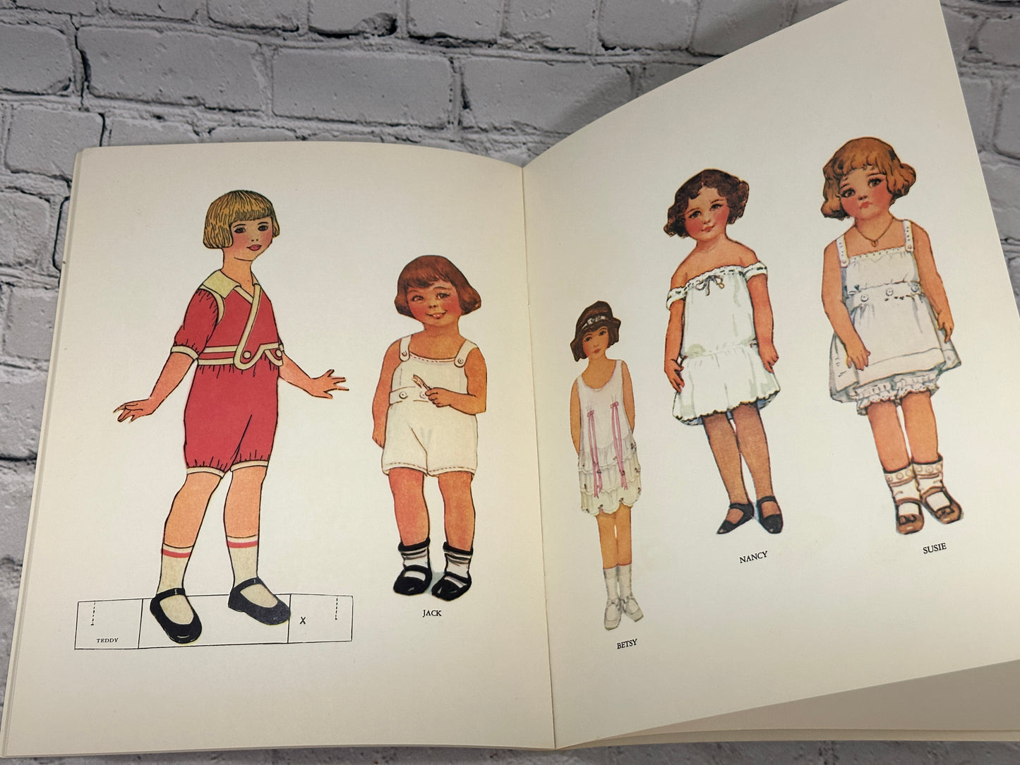 Antique Paper Dolls 1915-1920 By Arnold Arnold [1975]