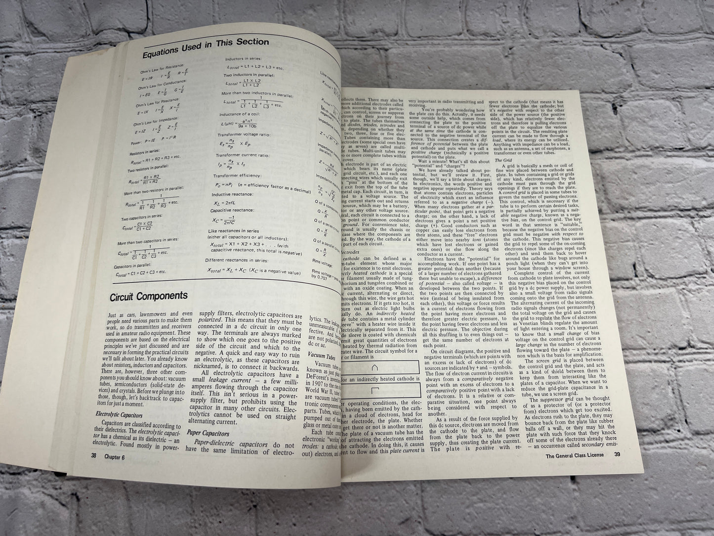 The Radio Amateur’s License Manual [American Radio Relay League · 1977]