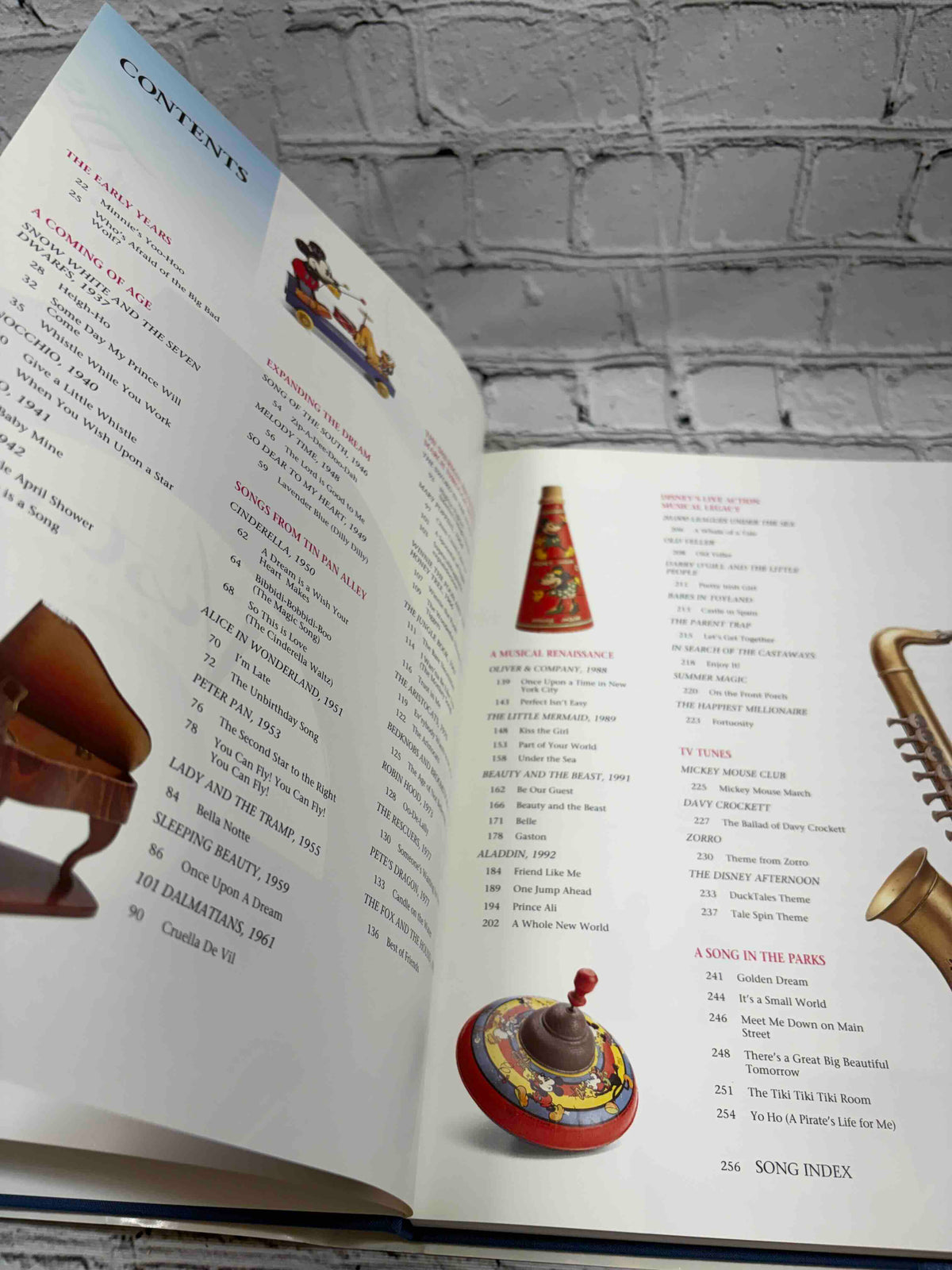 The Illustrated Treasury of Disney Songs